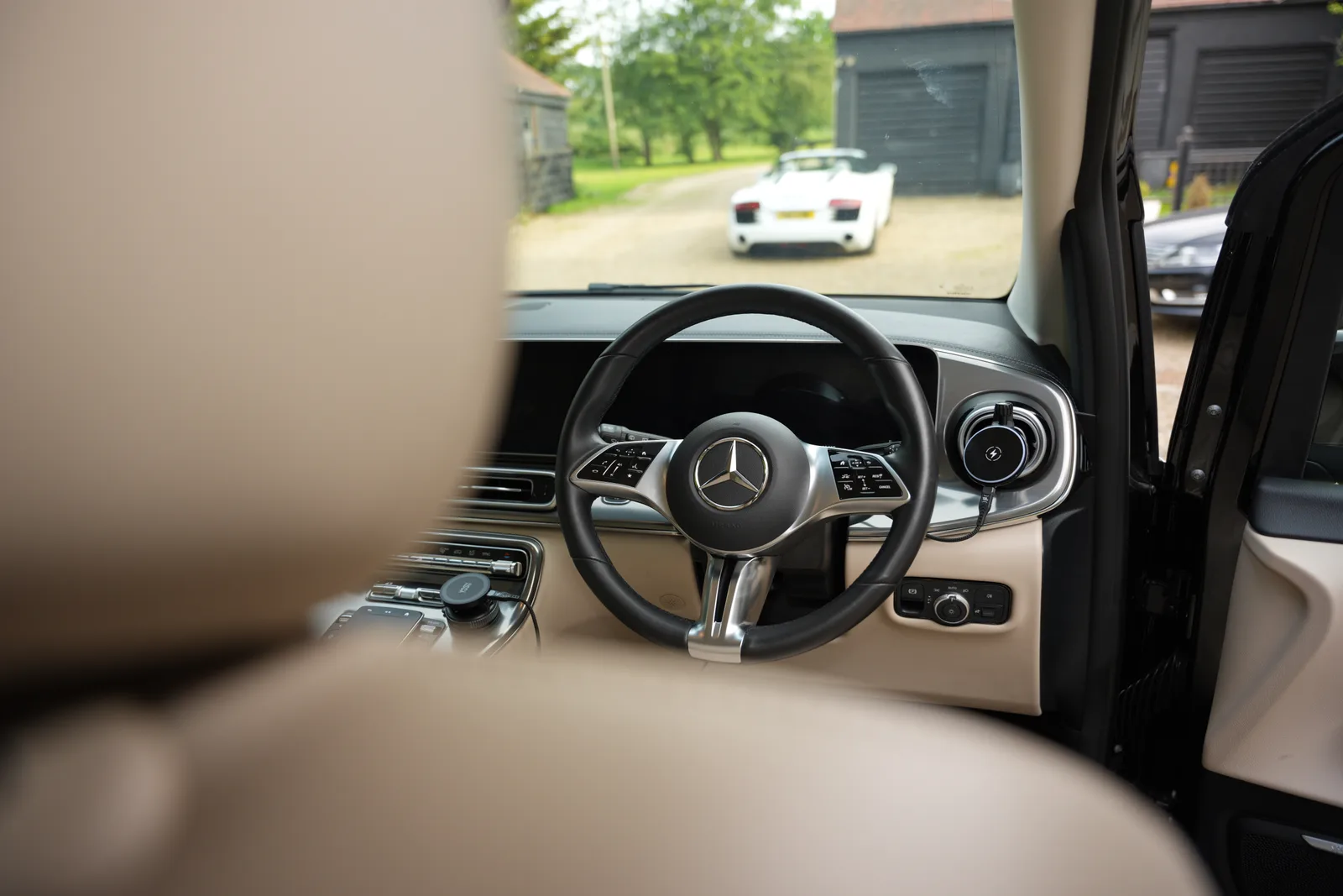 A Mercedes-Maybach saloon presented for Luxury Class chauffeur travel - view 12
