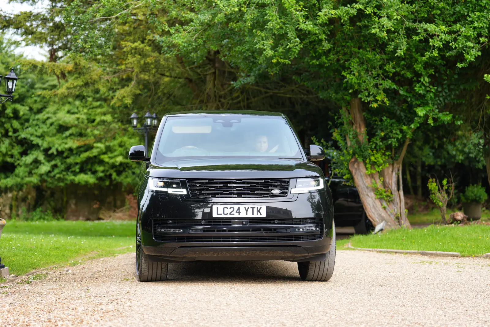A black Range Rover in showroom condition - view 2
