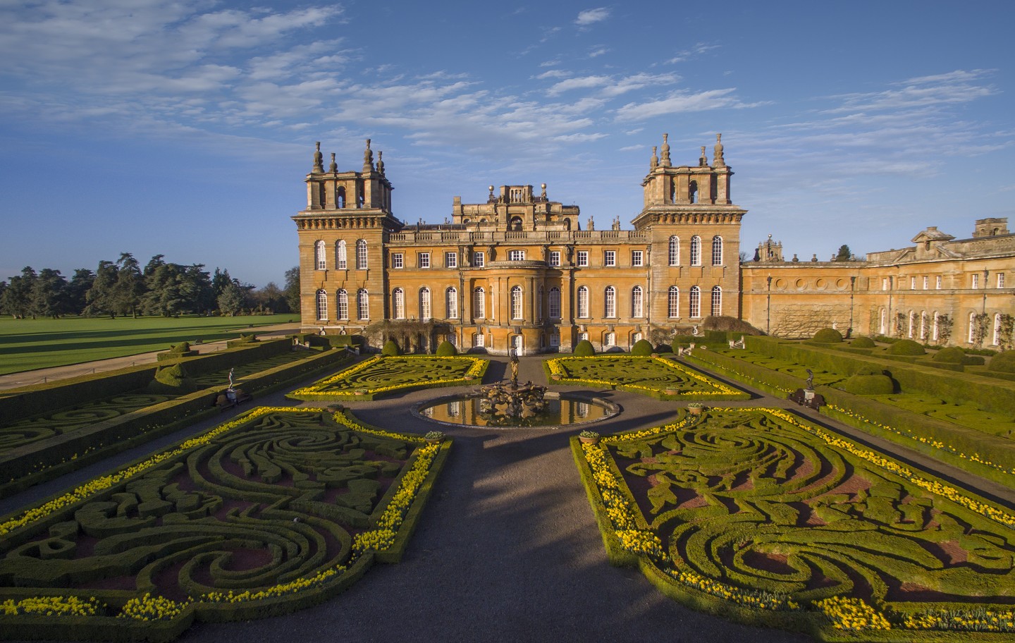blenheim palace woodstock oxfordshire exterior view of blenheim palace in spring ©blenheim palace