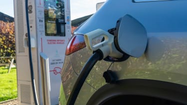 mercedes eqe 350 suv uk 2023 13